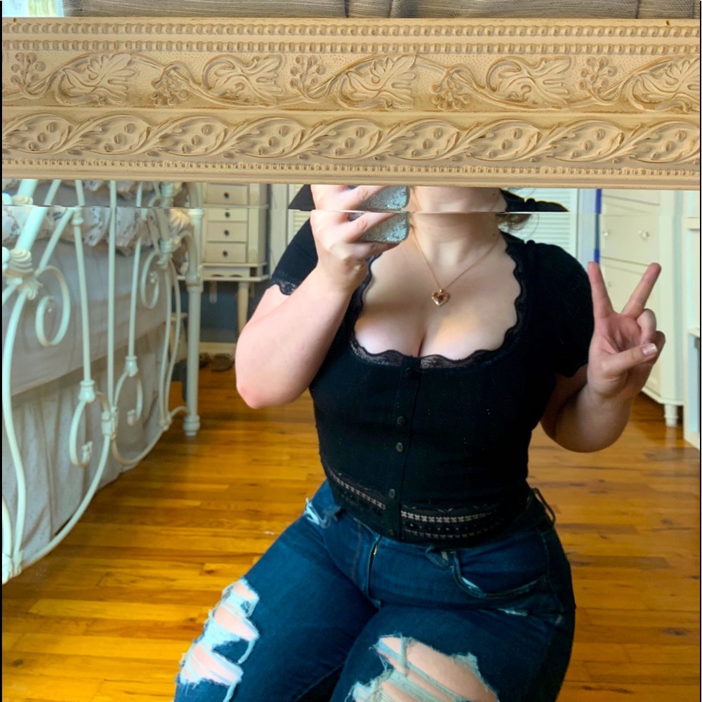 FOREVER 21 🖤 black lace crop top!